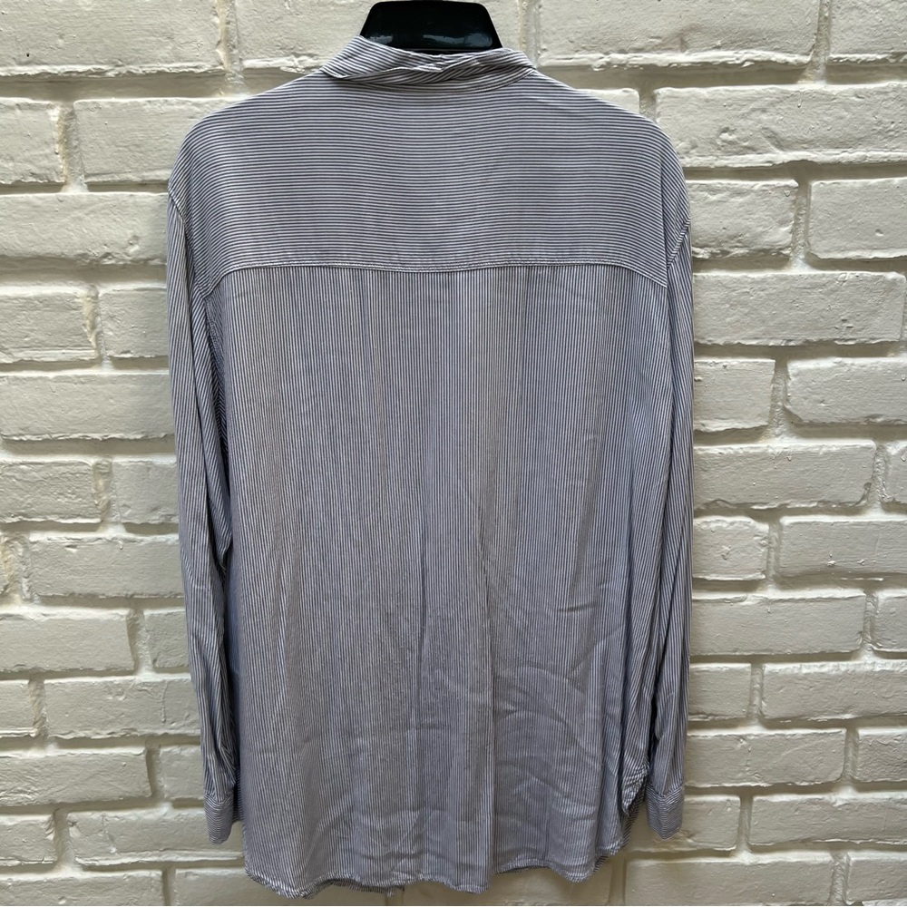A&F button down - Picture 3 of 3